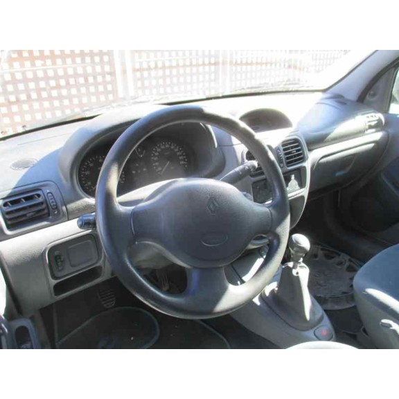 renault clio ii fase i (b/cbo) del año 2000
