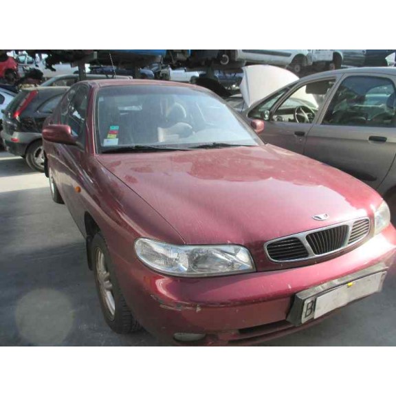 daewoo nubira berlina del año 1998