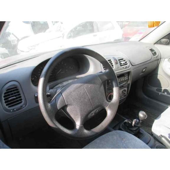 daewoo nubira berlina del año 1998