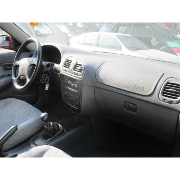 daewoo nubira berlina del año 1998