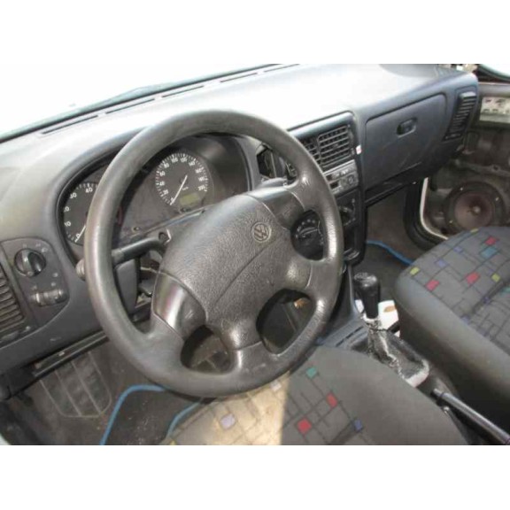 volkswagen polo berlina (6n1) del año 1999