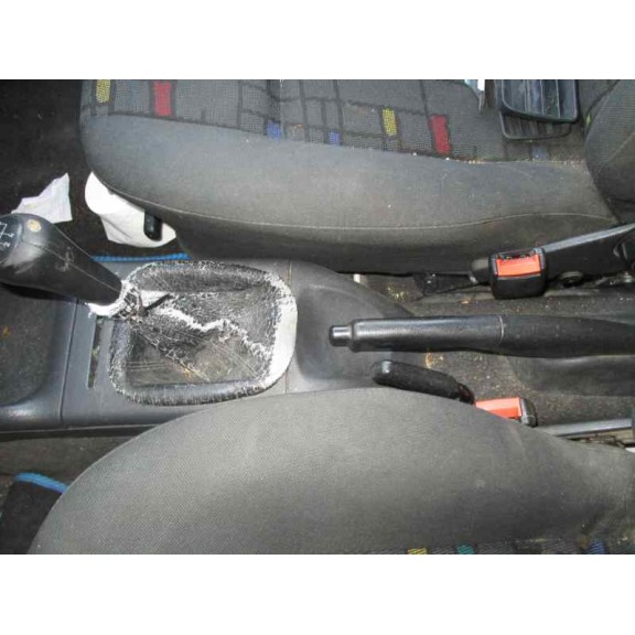 volkswagen polo berlina (6n1) del año 1999