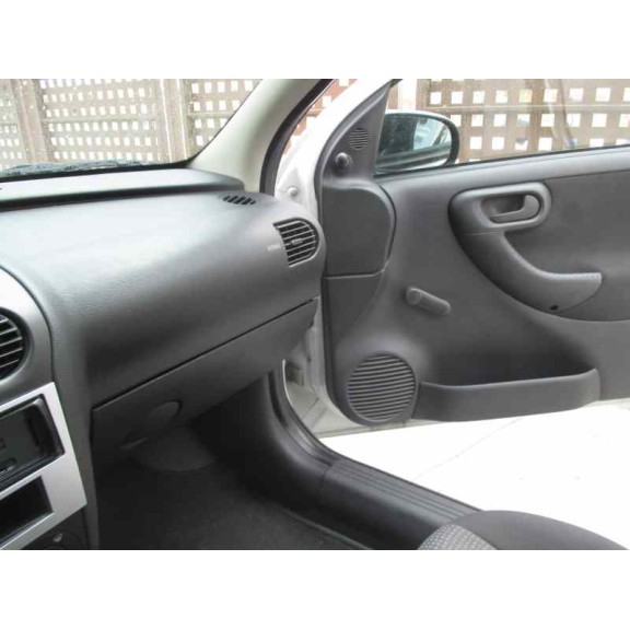 opel corsa c del año 2006