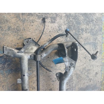 Recambio de puente delantero para mercedes-benz clase c (w204) berlina 2.1 cdi cat referencia OEM IAM A2046281057  