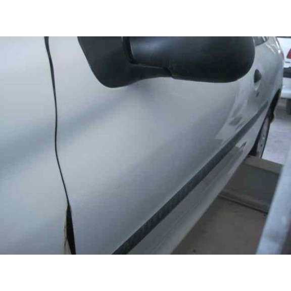 peugeot 206 berlina del año 1999