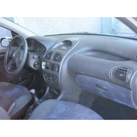 peugeot 206 berlina del año 1999