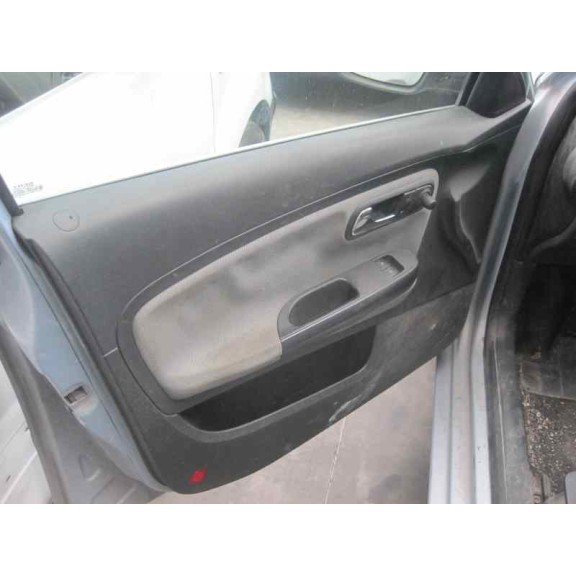 seat ibiza (6l1) del año 2003