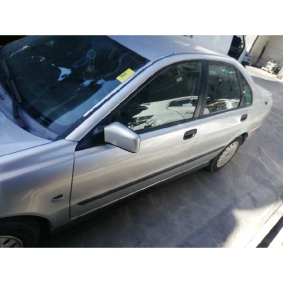 volvo s40 berlina del año 2001