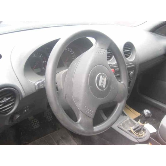 seat ibiza (6l1) del año 2003