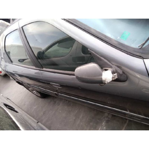 citroën xsara berlina del año 2004