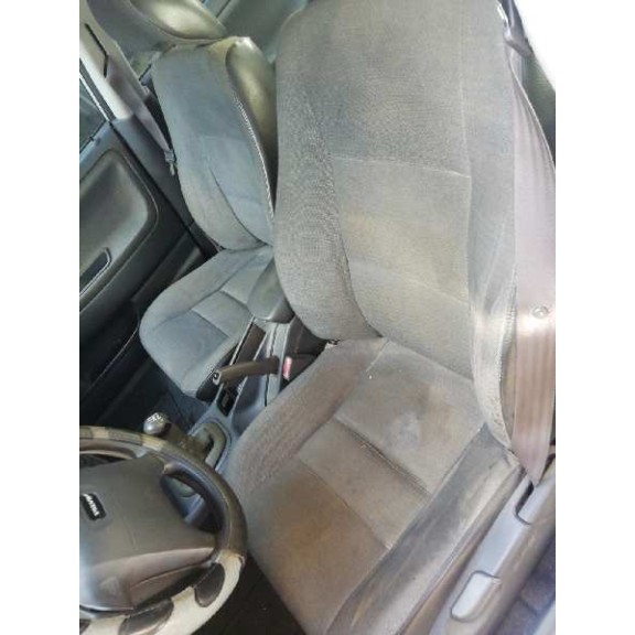 volvo s40 berlina del año 2001