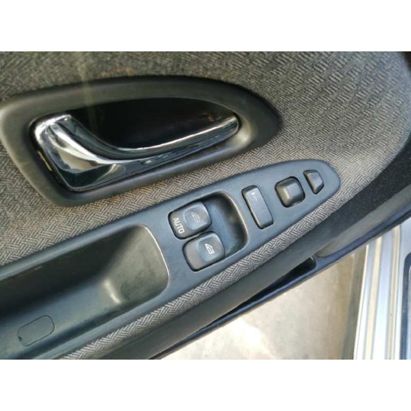 volvo s40 berlina del año 2001