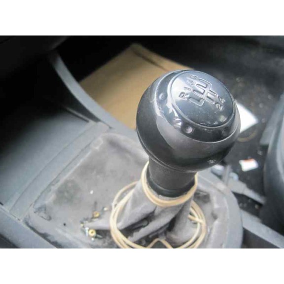 seat ibiza (6l1) del año 2003