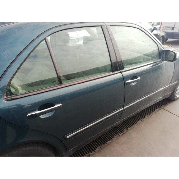 mercedes-benz clase e (w210) berlina del año 2000