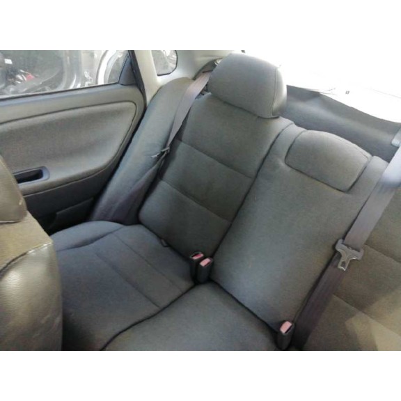 volvo s40 berlina del año 2001