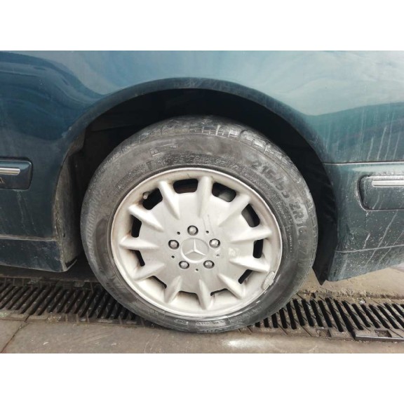 mercedes-benz clase e (w210) berlina del año 2000