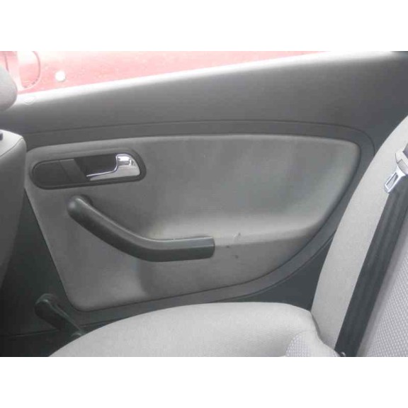 seat ibiza (6l1) del año 2003