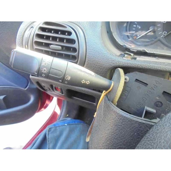 peugeot 206 berlina del año 1999