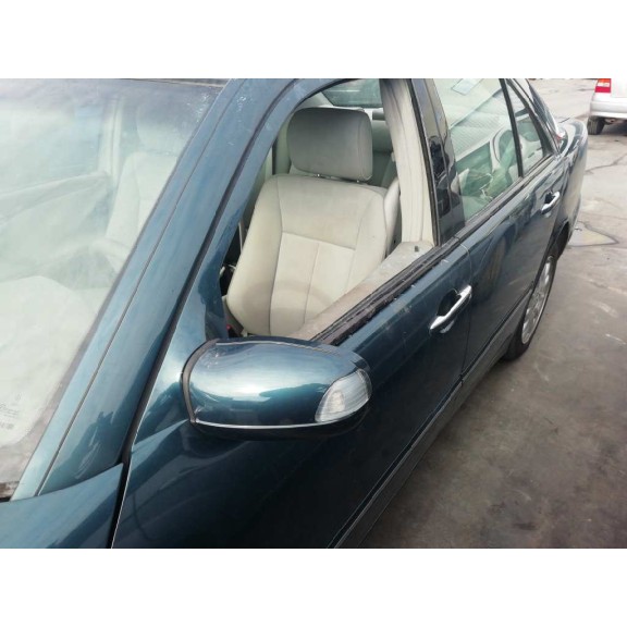 mercedes-benz clase e (w210) berlina del año 2000