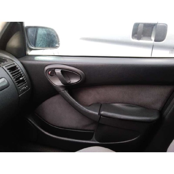 citroën xsara berlina del año 2004