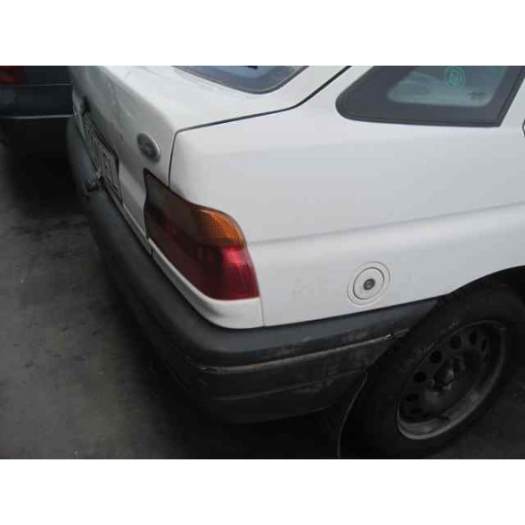 ford escort berlina del año 1992