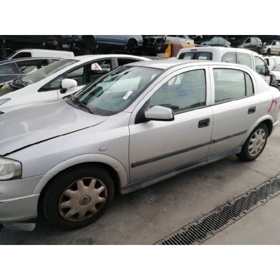 opel astra g berlina del año 2001