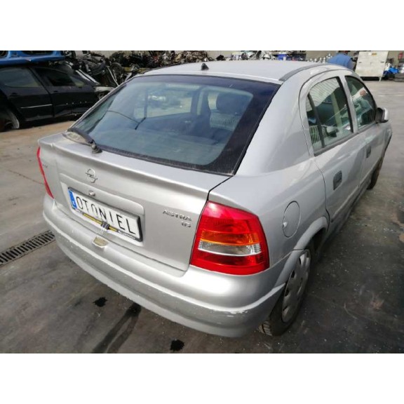 opel astra g berlina del año 2001