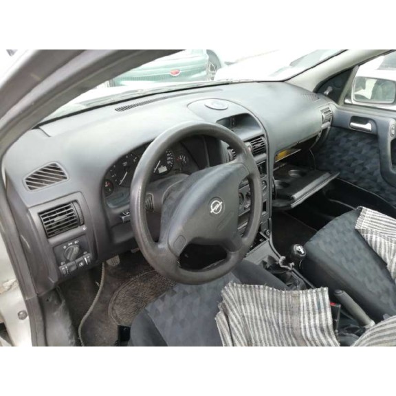 opel astra g berlina del año 2001