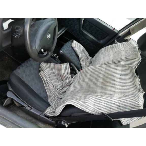 opel astra g berlina del año 2001