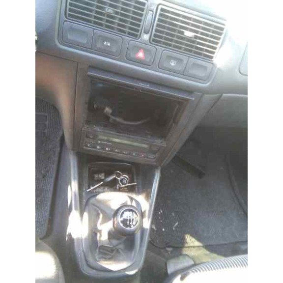 volkswagen golf iv berlina (1j1) del año 2001