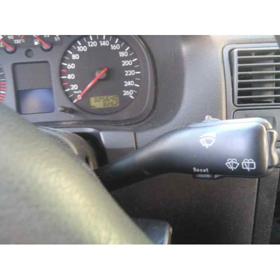 volkswagen golf iv berlina (1j1) del año 2001