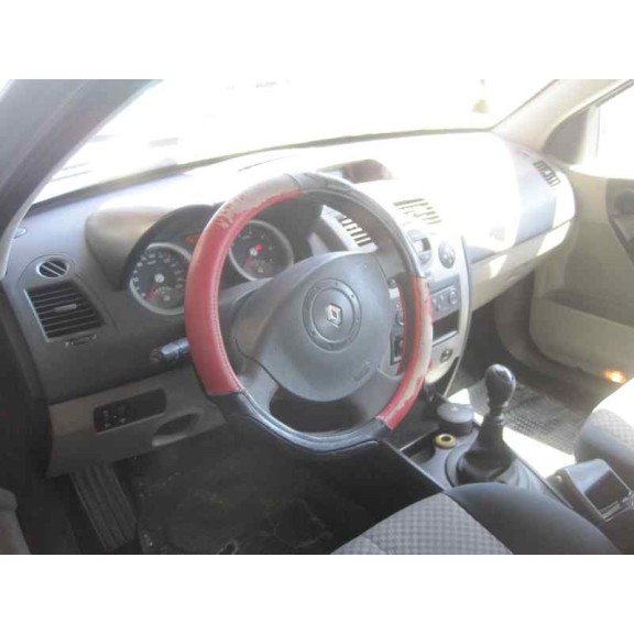 renault megane ii classic berlina del año 2004