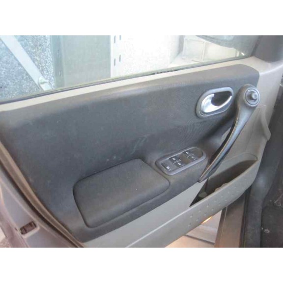 renault megane ii classic berlina del año 2004