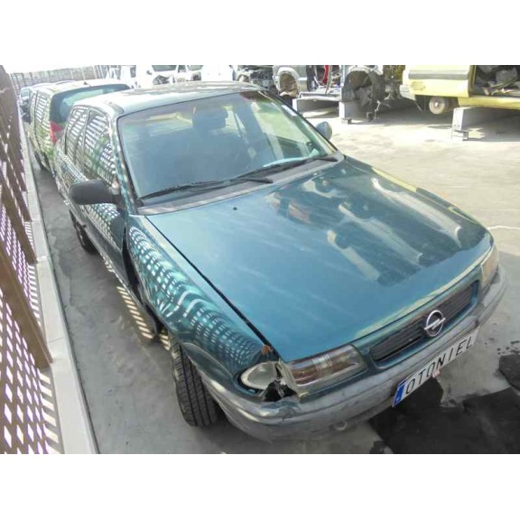 opel astra f berlina del año 1995