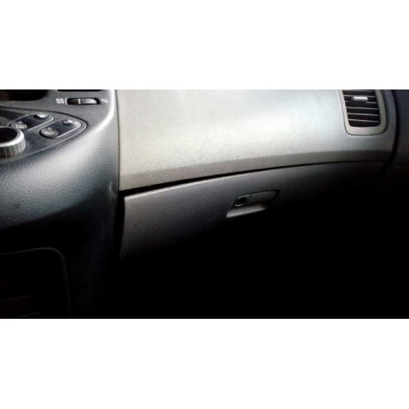 nissan primera berlina (p12) del año 2002