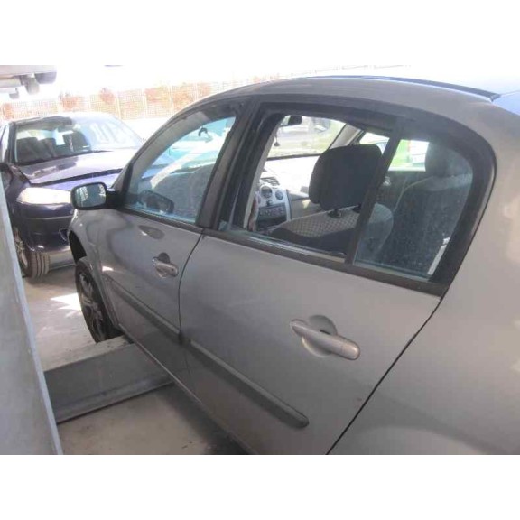 renault megane ii classic berlina del año 2004