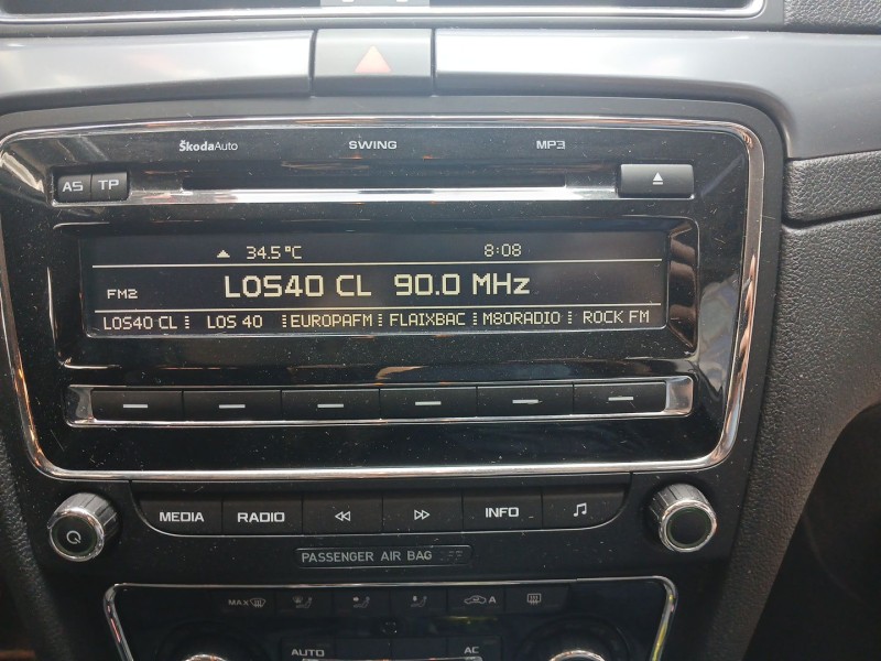 Recambio de sistema audio / radio cd para skoda superb ii (3t4) 2.0 tdi 16v referencia OEM IAM 3T0035161G  