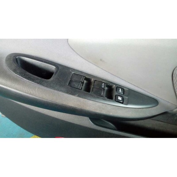 nissan primera berlina (p12) del año 2002