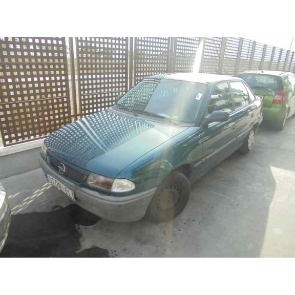 opel astra f berlina del año 1995