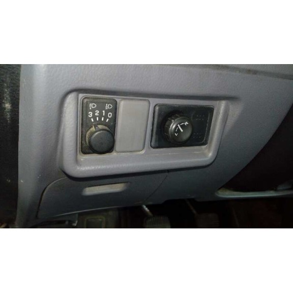 nissan primera berlina (p12) del año 2002