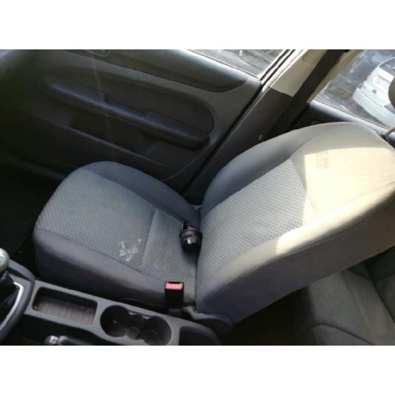 ford focus berlina (cap) del año 2005