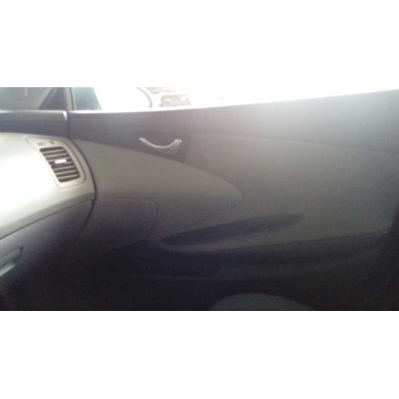 nissan primera berlina (p12) del año 2002