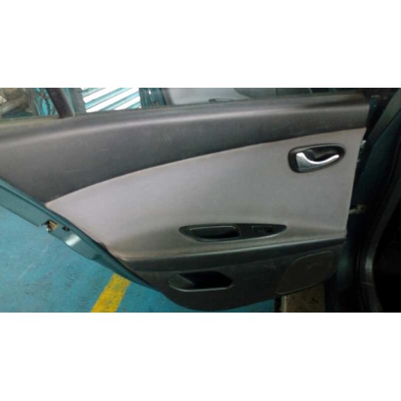 nissan primera berlina (p12) del año 2002