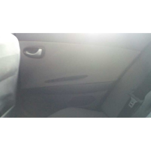 nissan primera berlina (p12) del año 2002