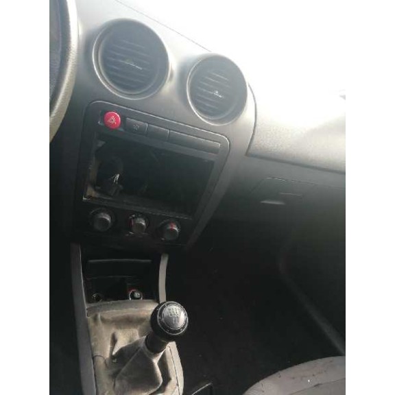 seat ibiza (6l1) del año 2004