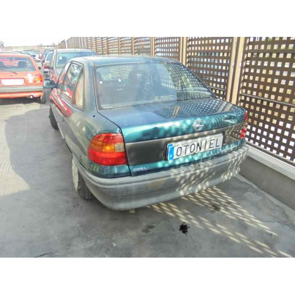 opel astra f berlina del año 1995