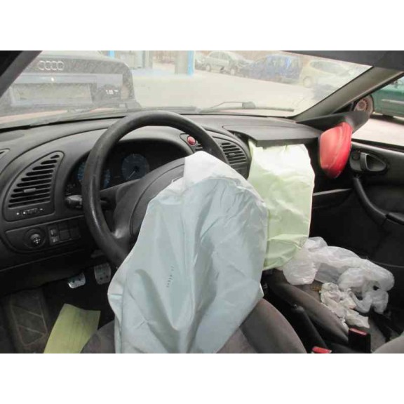 citroën xsara berlina del año 2002