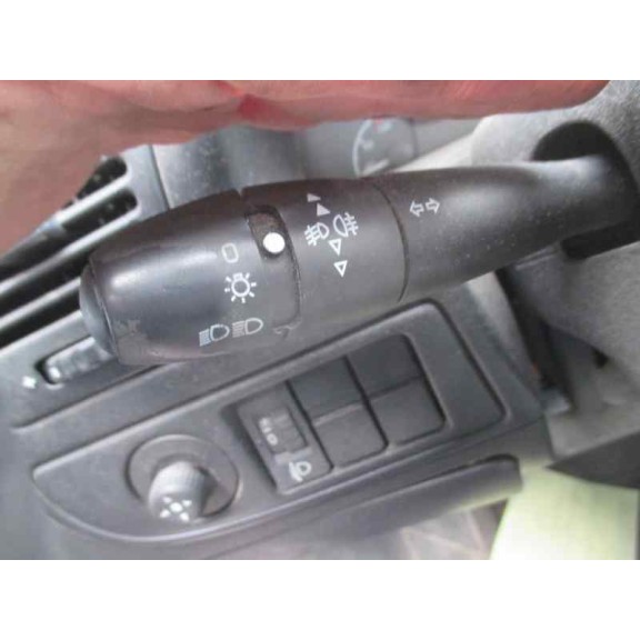 citroën xsara berlina del año 2002