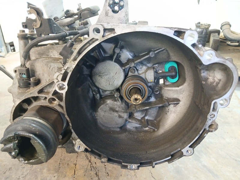 Recambio de caja cambios para kia carens iv 1.7 crdi referencia OEM IAM   