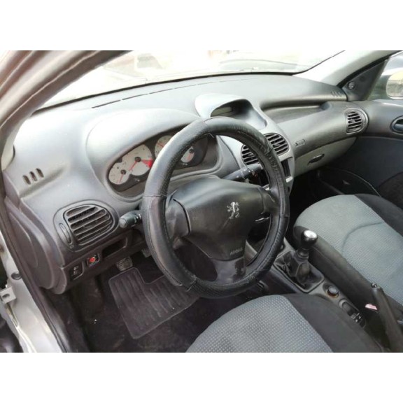 peugeot 206 berlina del año 2004